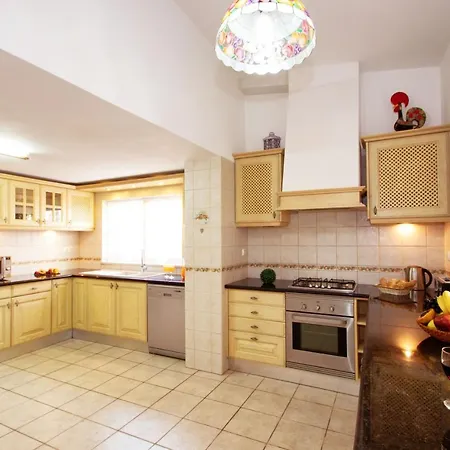 Saint Martin - Refugio Familiar Com Piscina Aquecivel E Bbq Em * البوفيرا